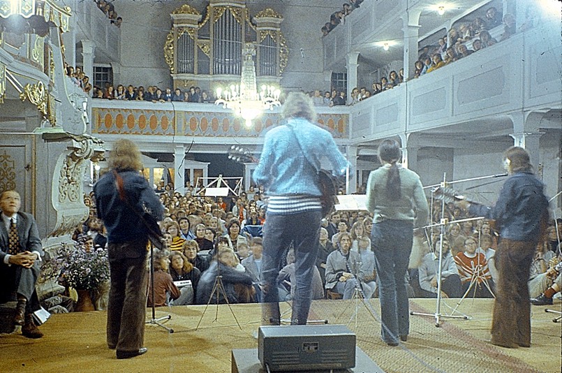 Spotkanie w kościele w Großhartmannsdorf, sierpień 1973r. Po lewej przy ambonie siedzi Pastor Richter.